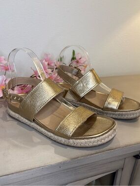 Vionic Gold Leather Espadrille Sandals Arch Support Size 7.5”